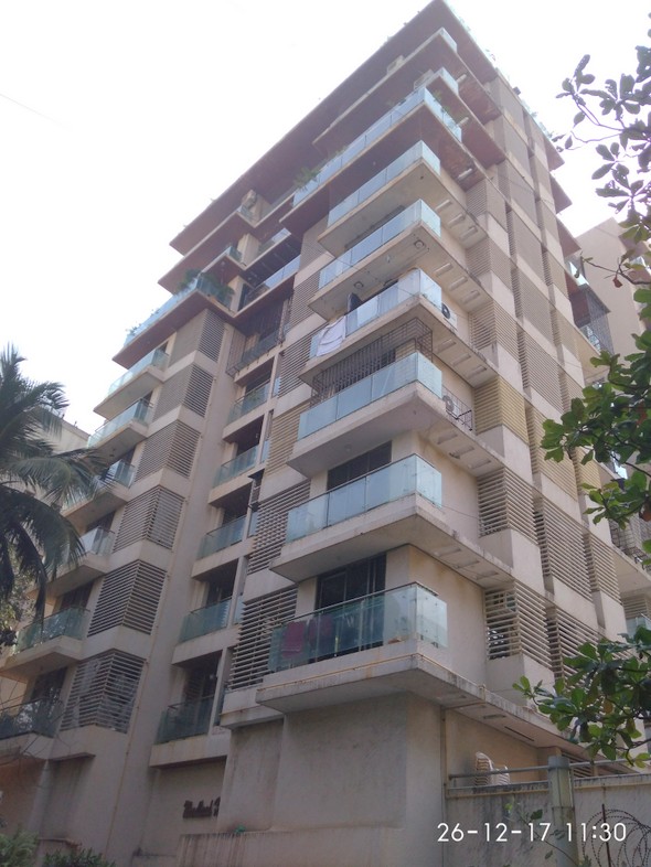 Main - Woodland Heights, Bandra West